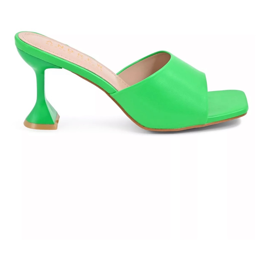 NEW WITH BOX! Green shoes many different sizes